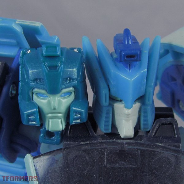 TFormers Titans Return Deluxe Blurr And Hyperfire Gallery 107 (107 of 115)